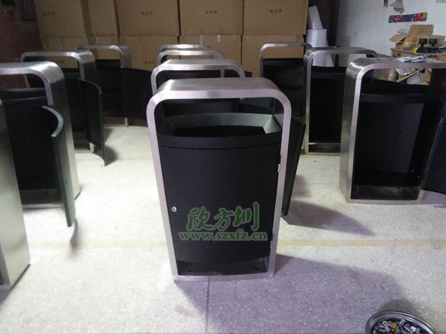 高檔垃圾桶廠家聯手萬科 提供優(yōu)質專業(yè)服務  