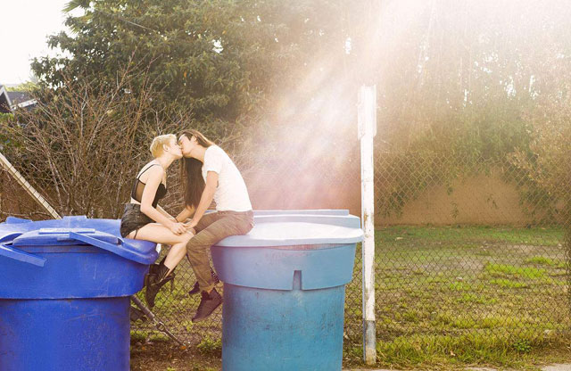 新員工親吻垃圾桶這是什么企業文化？